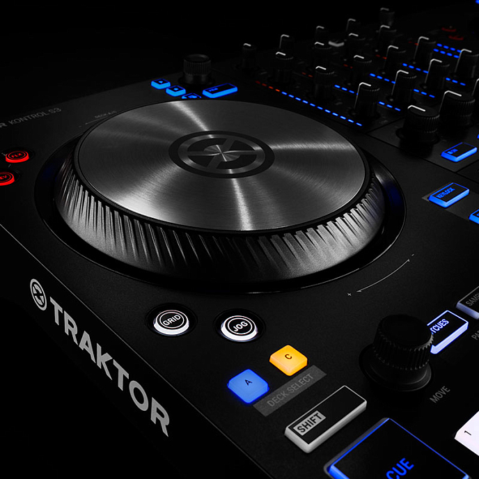 DJ-контроллер Native Instruments Traktor Kontrol S3 - рис.5