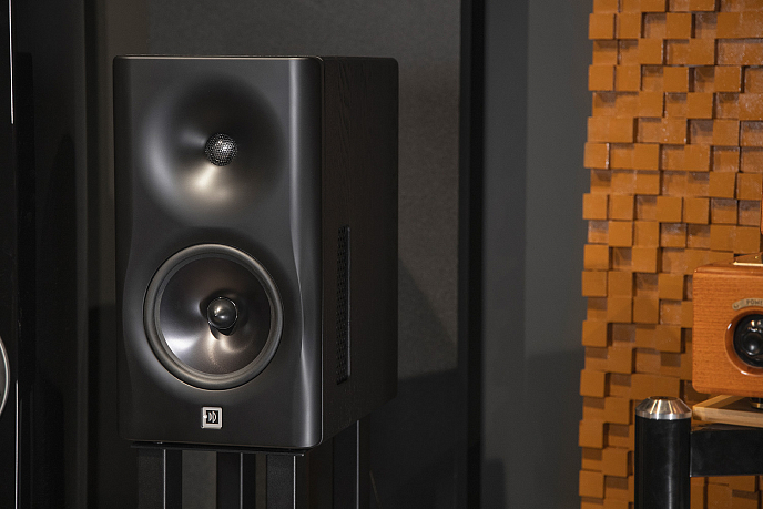 Полочная акустика Dutch & Dutch 8c Speaker Black & Black (1 шт) - рис.8