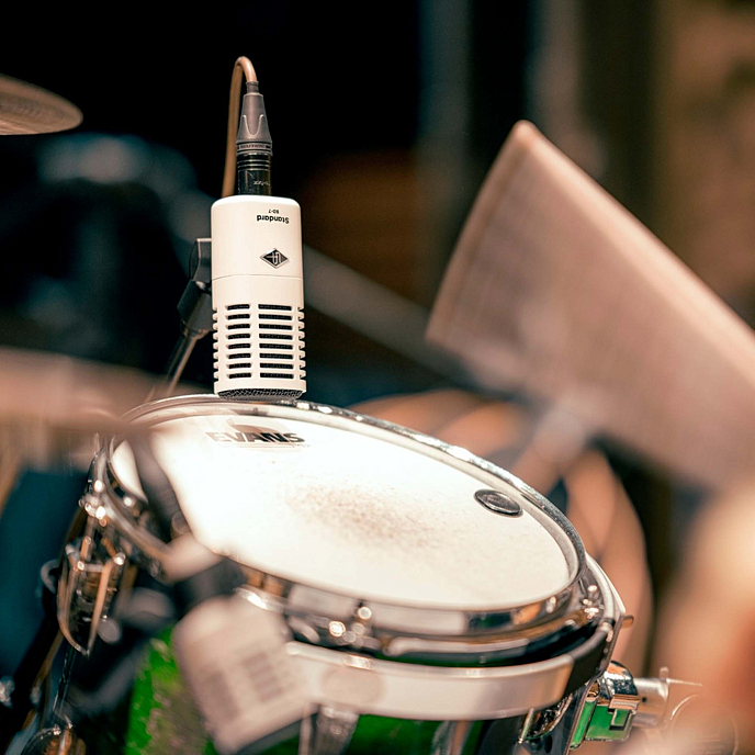 Микрофон инструментальный Universal Audio SD-7 White - рис.9