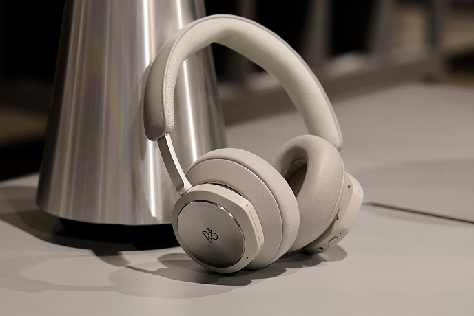 Беспроводные наушники Bang & Olufsen Beoplay Portal Grey Mist - рис.9