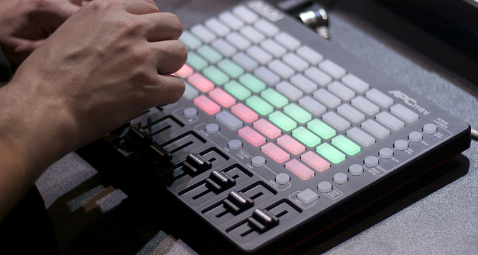 MIDI-контроллер AKAI PRO APC MINI USB - рис.3