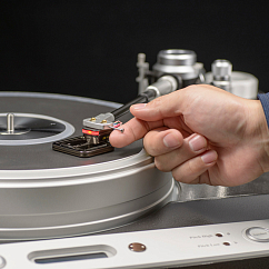 Инструмент для очистки DS Audio ST-50 Stylus Cleaner Grey