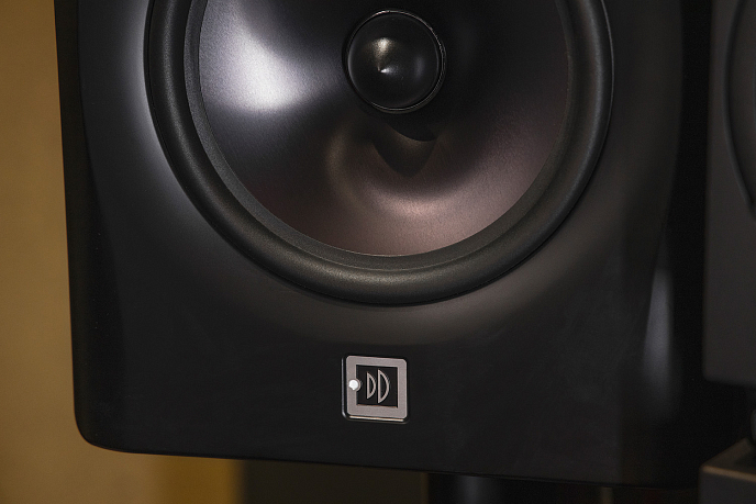 Студийный монитор Dutch & Dutch 8c-Studio Speaker black студийный монитор_УЦ0 - рис.21