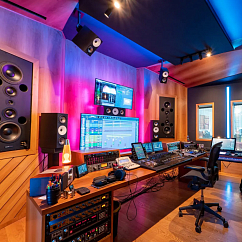 Усилитель мощности Amphion Amp400.8