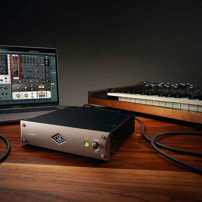 Аудиоинтерфейс Universal Audio Satellite Thunderbolt 3 OCTO Core black - рис.8