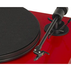 Проигрыватель винила Pro-Ject JUKE BOX E (OM 5e), RED - виниловый проигрыватель, цвет красный (SN 22S014460)_Уценка