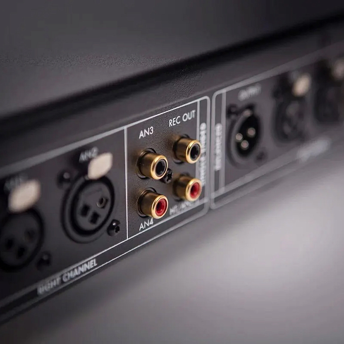 Предусилитель Electrocompaniet EC 4.8 MKII Black - рис.2