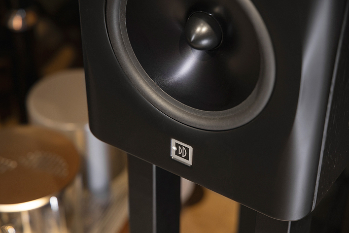 Полочная акустика Dutch & Dutch 8c Speaker Black & Black (1 шт) - рис.7