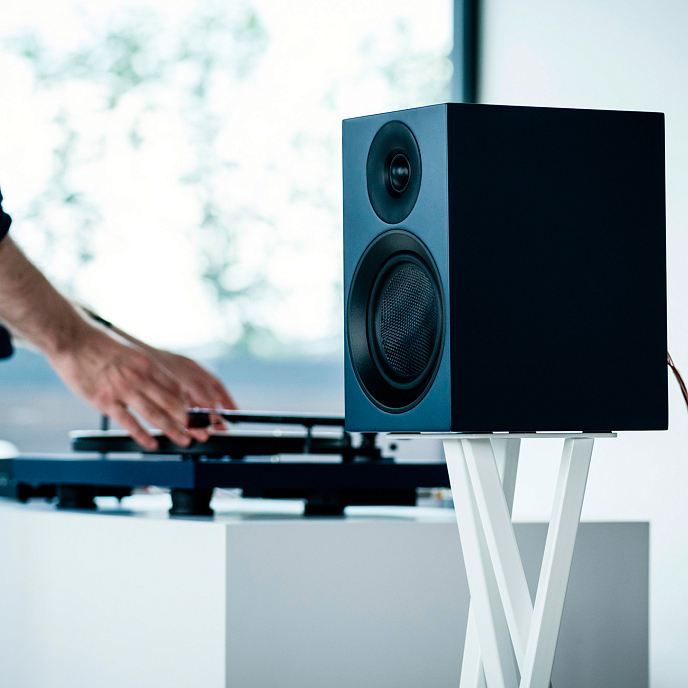 Полочная акустика Pro-Ject Speaker Box 5 E Carbon Satin Blue - рис.1