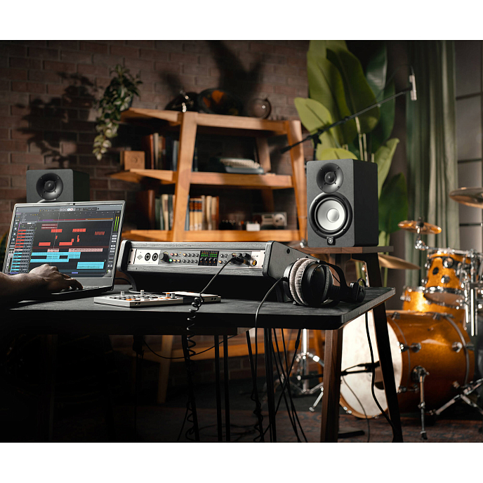 Аудиоинтерфейс Universal Audio Volt 876 Silver - рис.4