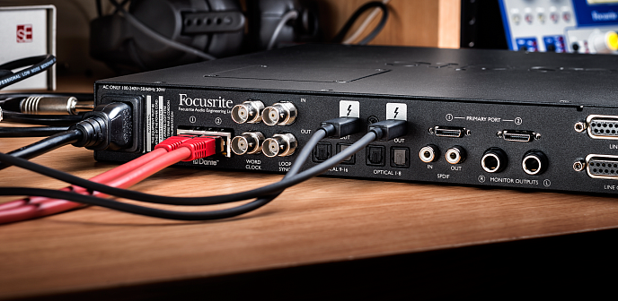 Аудиоинтерфейс FOCUSRITE Red 8Pre Thunderbolt 2 - рис.3