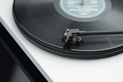 Проигрыватель винила Pro-Ject PRIMARY E PHONO OM NN UNI Black