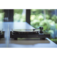 Проигрыватель винила Pro-Ject Juke Box E1 OM5E white проигрыватель винила (SN 25S036198)_Уценка
