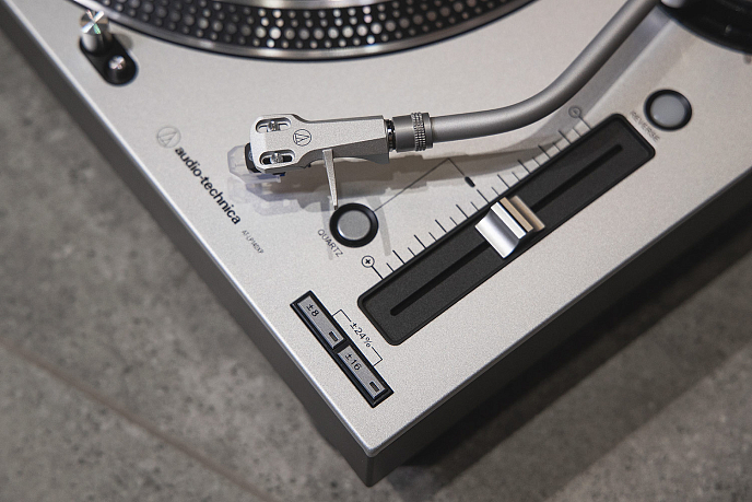 Проигрыватель винила Audio-Technica AT-LP140XP Silver - рис.2