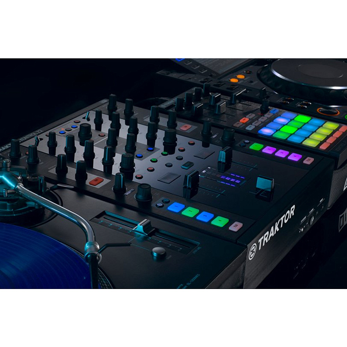 DJ-контроллер Native Instruments Traktor Kontrol Z2 - рис.2
