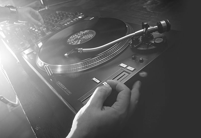 Проигрыватель винила Reloop RP-7000 MK2 - рис.1