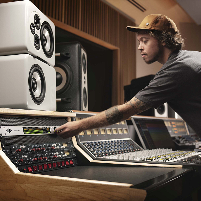 Аудиоинтерфейс Universal Audio Apollo x16 Gen 2 Essentials+ Edition Silver - рис.6