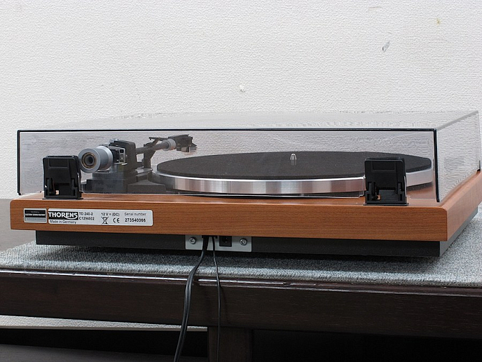 Проигрыватель винила Thorens TD 240-2 Black - рис.2