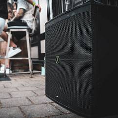 Сабвуфер Mackie THUMP115S Black