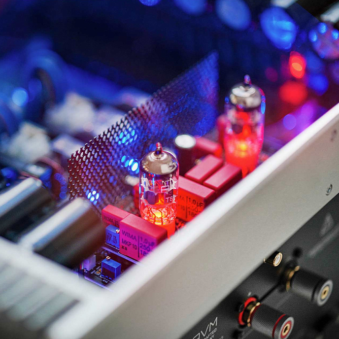 Интегральный усилитель AVM Audio SA 8.3 Silver - рис.2