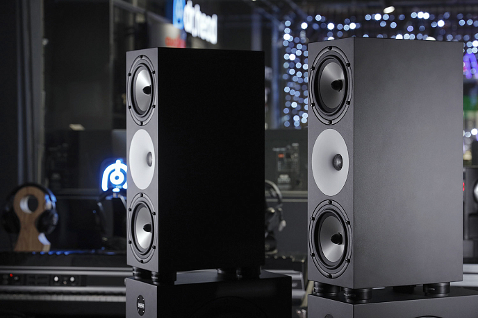 Студийный монитор Amphion Two18 Black пассивный студийный монитор Уценка - рис.22