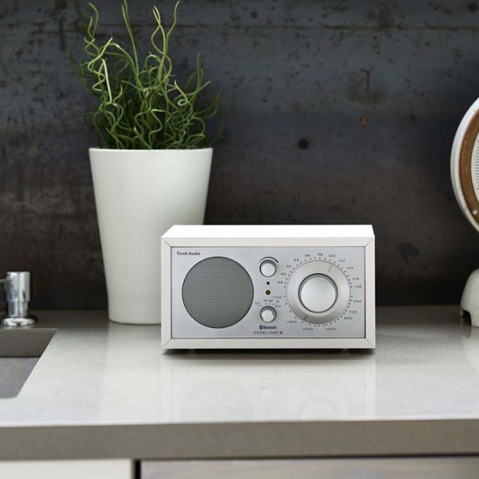 Радиоприемник Tivoli Model One BT White / Silver - рис.3