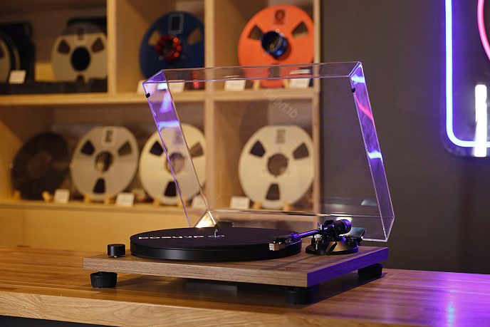 Проигрыватель винила Audio-Technica AT-LPW40WN - рис.1