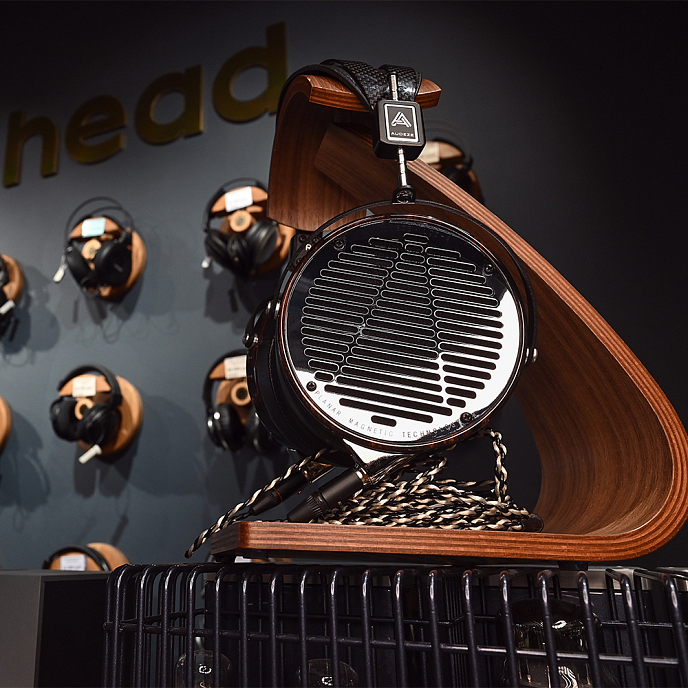 Наушники Audeze LCD-4 - рис.1