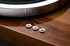 Проигрыватель винила EAT C-Dur Plum