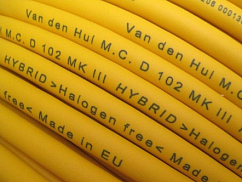 Кабель Van Den Hul The D-102 III 3T Hybrid 2RCA-2RCA 0.8m