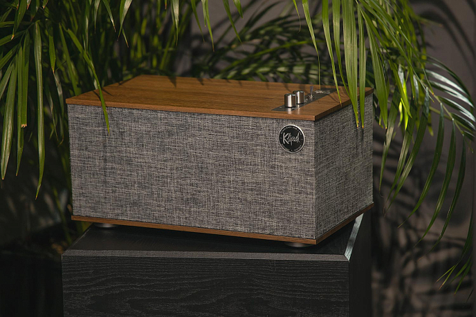 Портативная колонка Klipsch The Three II Walnut - рис.1