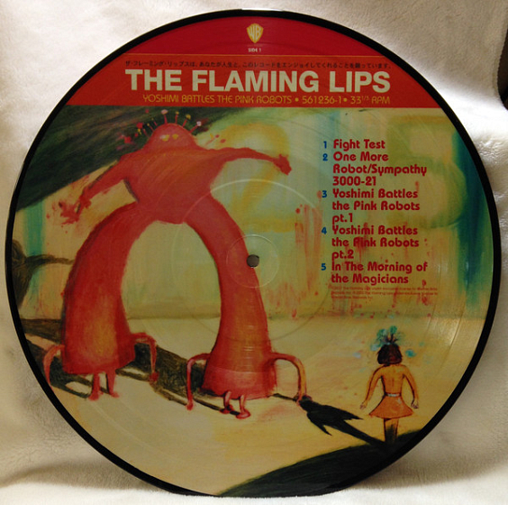 Пластинка The Flaming Lips - Yoshimi Battles The Pink Robots - рис.0