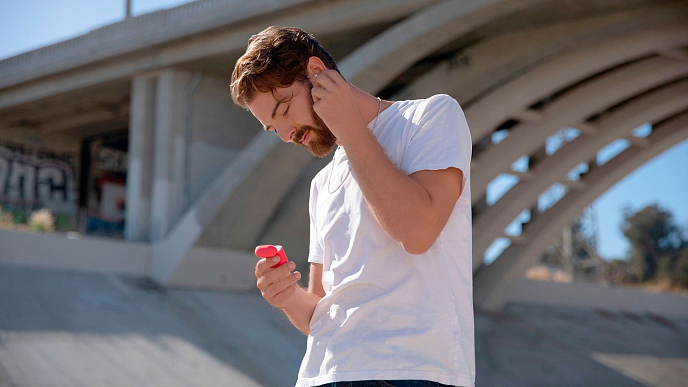 Чехол для Airpods uBear Touch Case for Apple AirPods Red - рис.4