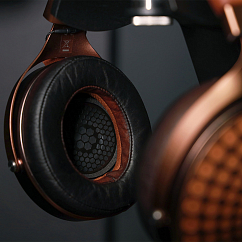 Комплект Focal Stellia + Naim Uniti Atom Headphone Edition