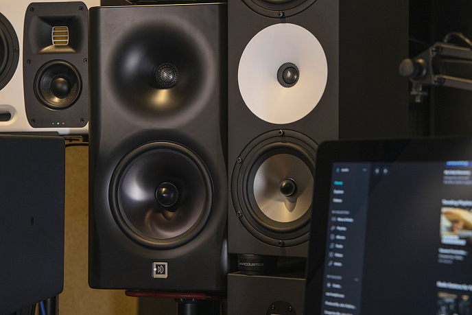 Студийный монитор Dutch & Dutch 8c-Studio Speaker black студийный монитор_УЦ0 - рис.18