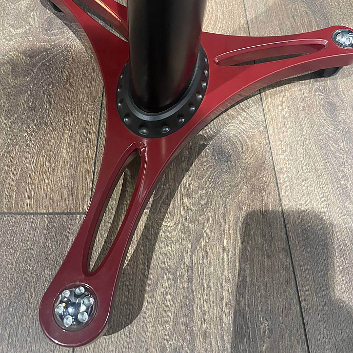 Стойки под акустику Ultimate Support MS-90-45R red/black стойки (пара) для студийных мониторов с кабель-каналами и демпфирующими подкладками_УЦ0 - рис.4