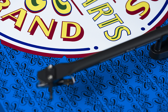 Виниловый проигрыватель Pro-Ject ESSENTIAL III OM10 SGT. PEPPER blue - рис.7