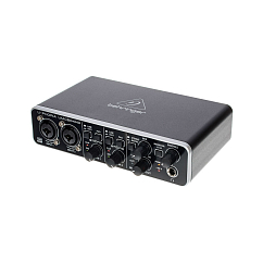 Аудиоинтерфейс Behringer UMC204HD