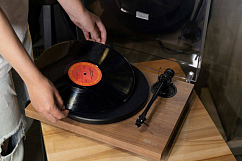 Проигрыватель винила Music Hall MMF-2.3 se walnut проигрыватель винила (SN 159753648)_Уценка