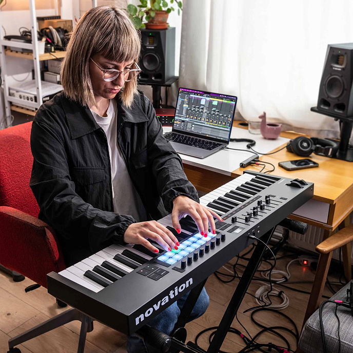 MIDI-клавиатура Novation Launchkey 61 MK4 - рис.10