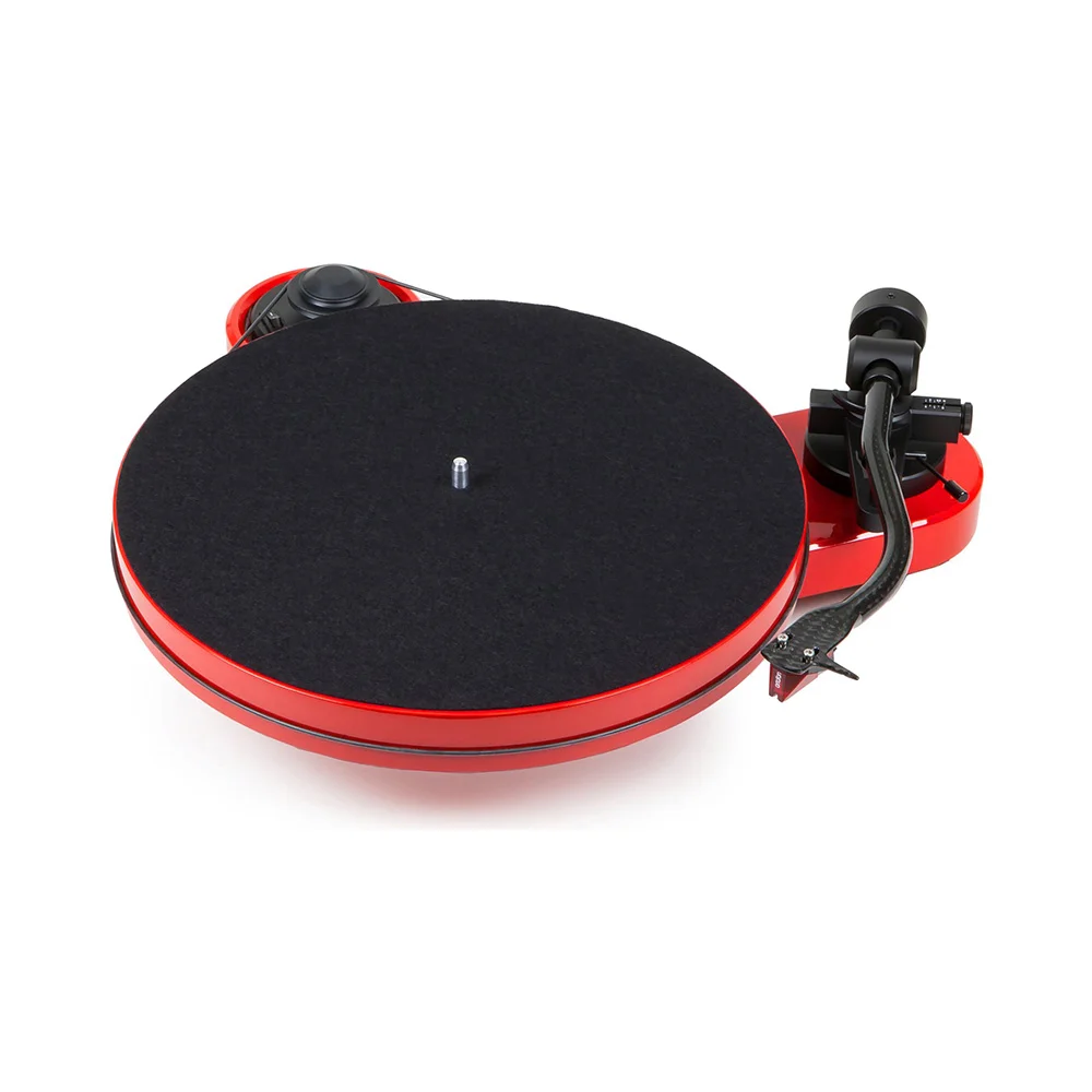 Купить проигрыватель винила Pro-Ject RPM 1 Carbon DC Red по цене от 65000  руб., характеристики, фото, доставка