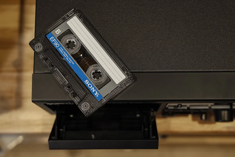 Что можно сделать из старых аудиокассет? (9 фото)